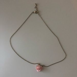 Rose pendant chain necklace